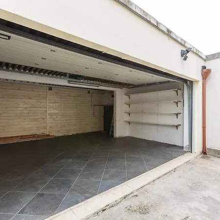 Passega Modern Con Garage! Ferrara